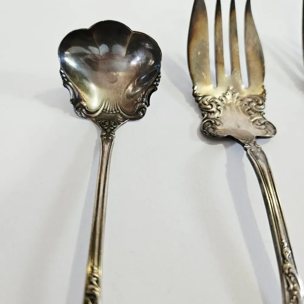 WM Rogers & Co. Oxford Pattern AA Silver Plated Serving Meat Fish Forks & Ladle